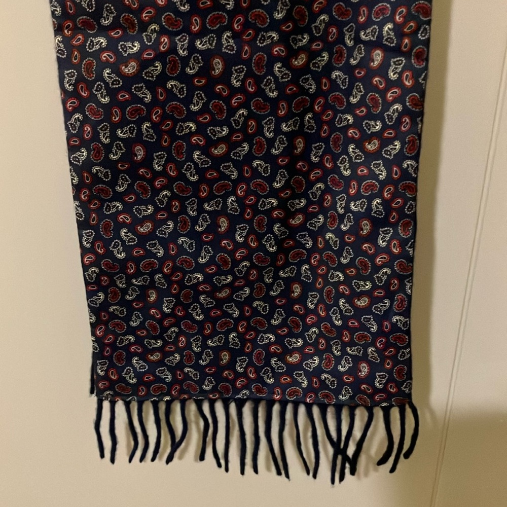 NWOT Paisley Navy Men’s Scarf By Sammy Made in England